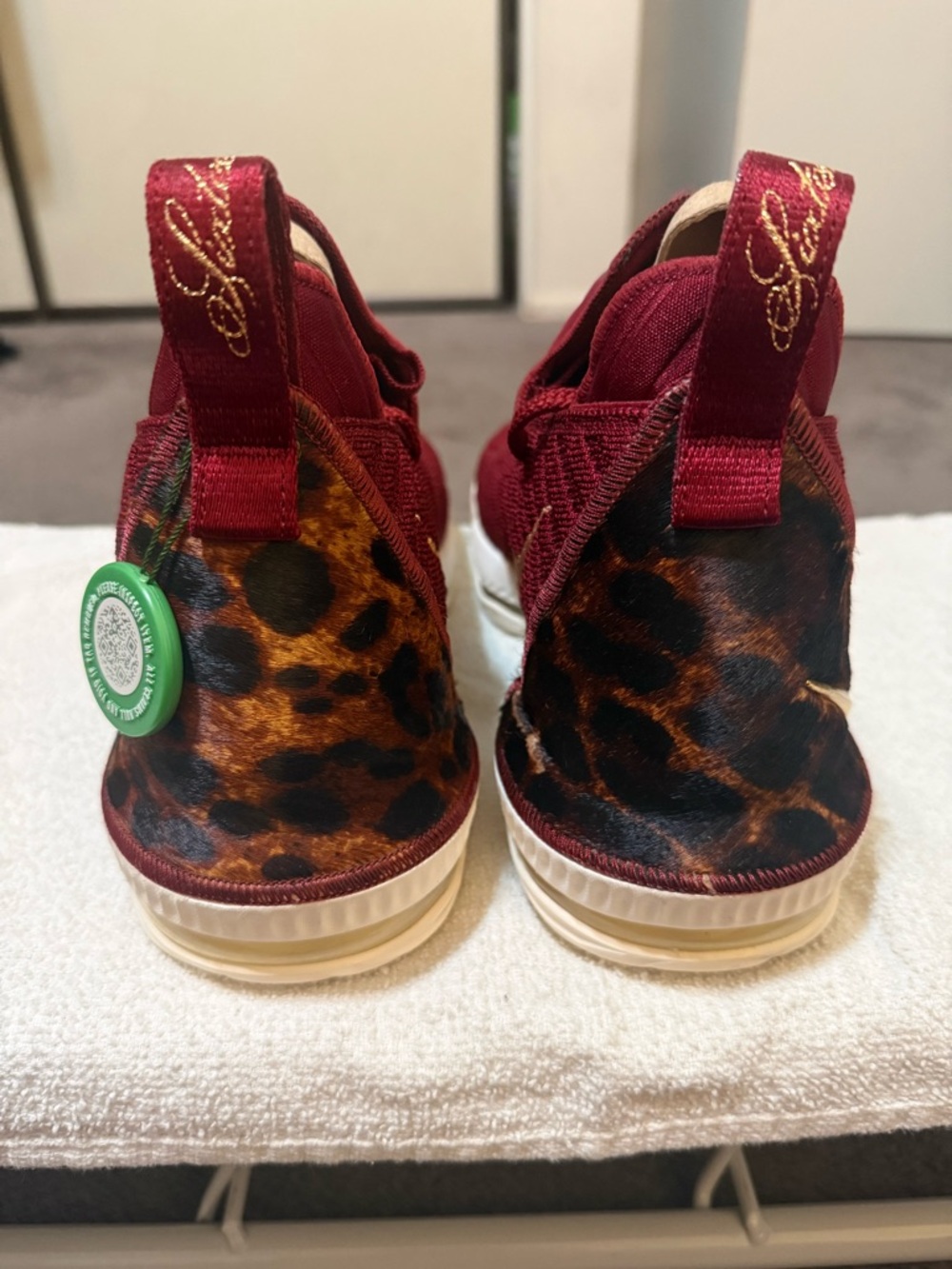 Nike LeBron 16 King. Preowned Size 12. Never Worn. - Picture 3 of 8